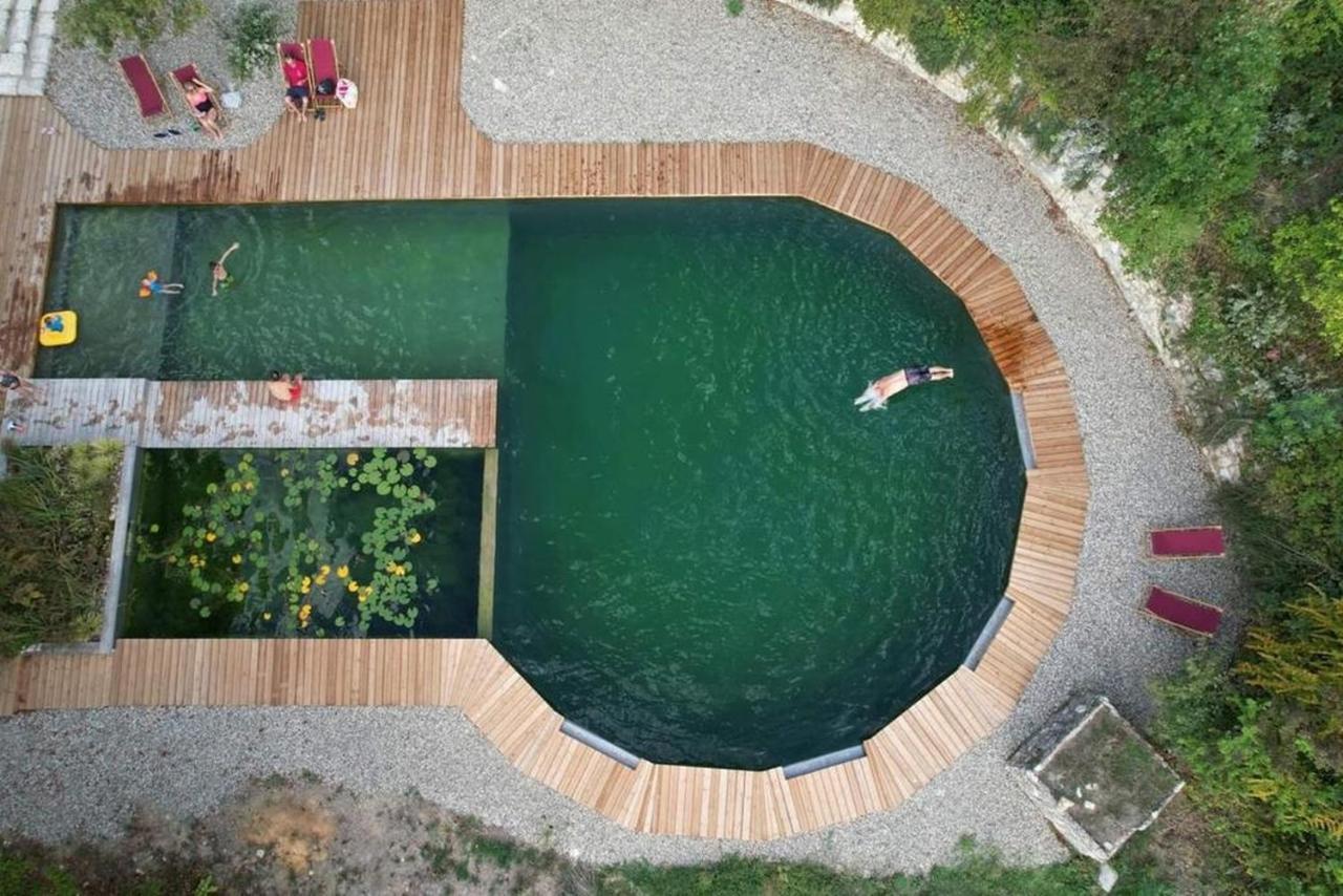 Gite Les Cabanes De Fallot Pour 15 Personnes - Piscine Naturelle L'isle-Bouzon Exterior photo